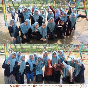 362910345_240261465617251_3551815849980578242_n-300x300 Kegiatan Outbond Siswa dan Siswi Baru