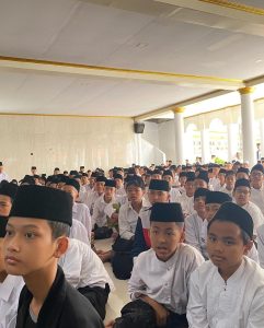 ClipDown.App_300429596_478382700416173_1723498674291667622_n-241x300 Peran Literasi Dalam Pembentukkan Karakter Santri