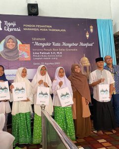 ClipDown.App_301192339_646119550194896_3981154222031129783_n-1-241x300 Peran Literasi Dalam Pembentukkan Karakter Santri