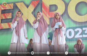 ClipDown.App_336984340_1458422331357967_6481089070601235558_n-300x195 Manah Expo Putri